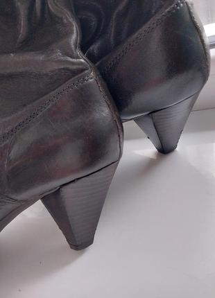 Классные стильные оригинальные кожаные сапоги apepazza с острым носком и фигурным каблуком5 фото