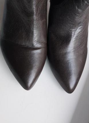 Классные стильные оригинальные кожаные сапоги apepazza с острым носком и фигурным каблуком8 фото