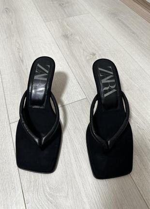 Шлепанцы zara