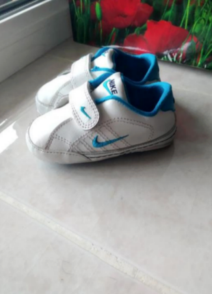 Кросівки пінетки бренду nike uk 3,5 eur 19,5