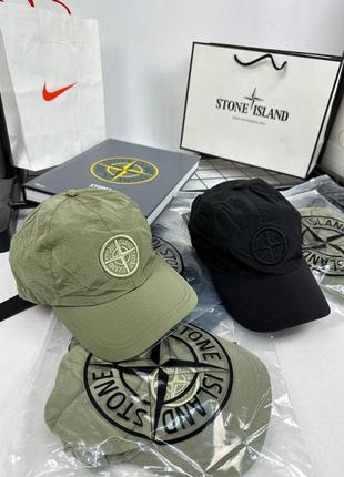 Нейлоновые кепки stone island