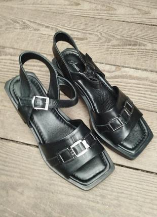 Черные кожаные босоножки на низком каблуке, турция3 фото