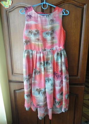 Красиве плаття з асиметричним низом