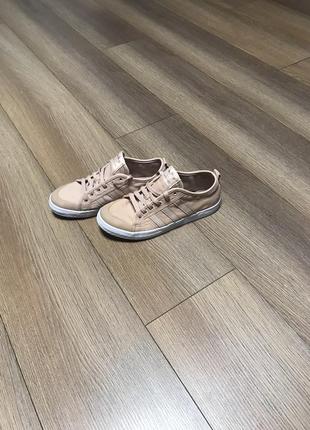 Кроссовки от adidas