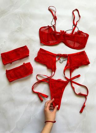 Красный сексуальный яркий комплект белья тройка лиф плавки пояс для чулок цепочки1 фото