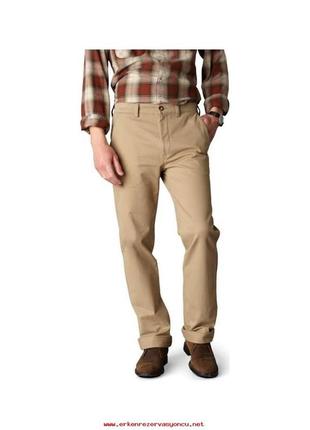 Штаны чинос американского бренда dockers, бежевого цвета.