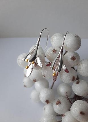 Сережки лілії металеві квітки сріблясті срібло сріблясті срібні витончені ніжні квітка8 фото