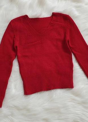 Червоний светр