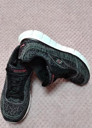 Суперудобные, мягкие, легусенькие кроссовки skechers