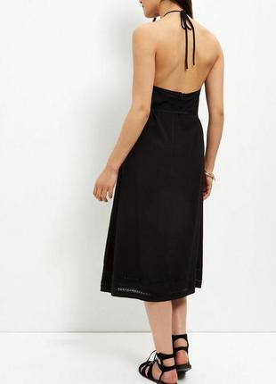 Сарафан платье длины миди с поясом из ажурной вставкой халтер от new look8 фото