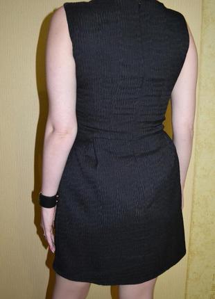 Черное платье колокольчик с колье бусами ожерельем5 фото