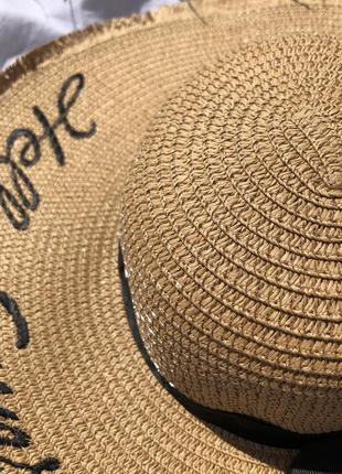 Солом’яна шляпа/капелюх з вишивкою на широких полях, в кольорі айворі та бежевому, зі стрічкою та бантиком8 фото