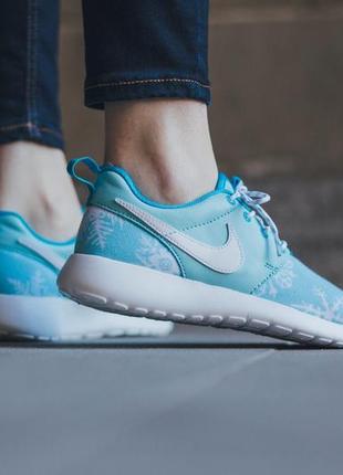 Оригінальні легенькі кросівки nike roshe
