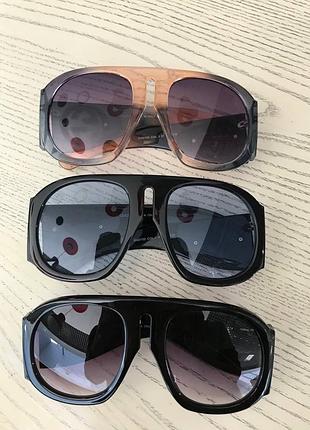 Очки солнцезащитные