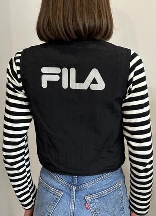 Fila короткая жилетка с карманами с рефлективным логотипом на спине4 фото