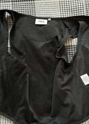 Fila короткая жилетка с карманами с рефлективным логотипом на спине8 фото