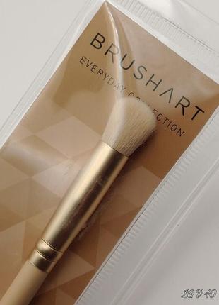 Распродажа остатки!!! brushart concealer b22  (подходит для консилера и для растушёвки теней)2 фото