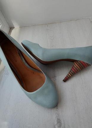 Кожаные туфли голубого цвета2 фото