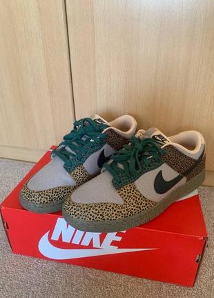 Nike dunk low “safari”