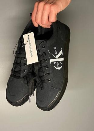 Нові, оригінальні літні кросівки від кельвін кляйн calvin klein jeans monogram logo sneakers