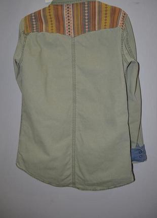 М фирменная женская джинсовая рубашка блуза блузка зара zara с манжетом и орнаментом9 фото