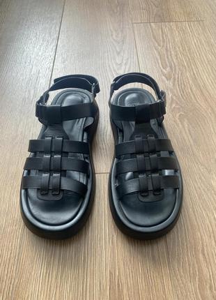 Черные босоножки prpy