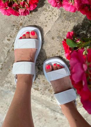 Модні жіночі шкіряні сандалі босоніжки на платформі легкі зручні красиві на липучці білі 38 розмір3 фото
