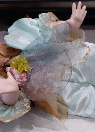 Шикарная фарфоровая кукла, есть клеймо