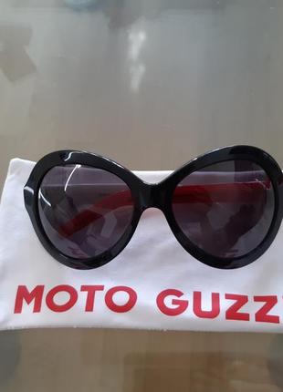 Раритетне стильнючие lifestyle окуляри відомого італійського мотобренда motoguzzi