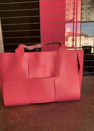 Розовая легкая мягкая удобная качественная женская сумка bottega veneta3 фото