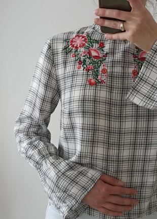 Блуза с вышивкой