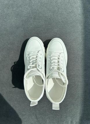 Кроссовки белые кожаные4 фото