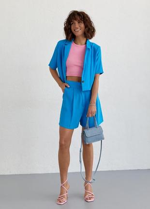Літній жіночий костюм з жакетом та шортами блакитний