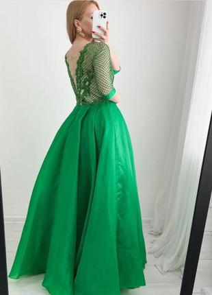 Зеленое платье с вышивкой бисером5 фото