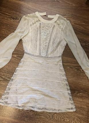 Платье кружевое серое