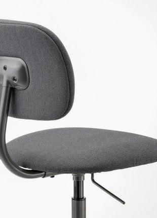 Офисный стул серый bleckberget7 фото