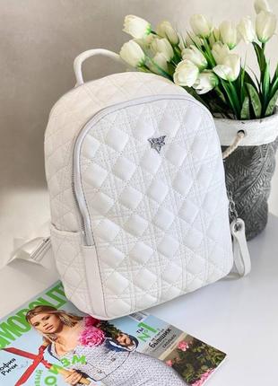 Белый рюкзак