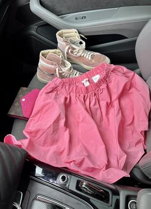 Шикарная яркая малиновая пышная атласная юбка в стиле marni pinko msgm8 фото
