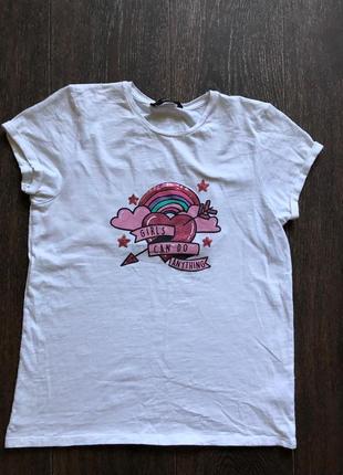 Біла футболка з сердечком на дівчинку