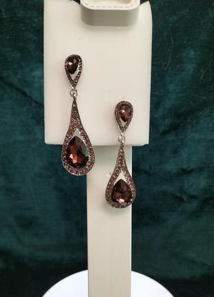 Серьги с янтарно-коричневым камешками