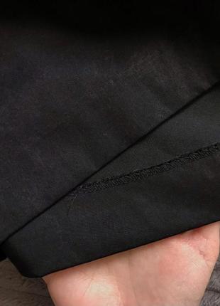 Черное платье мини на бретелях тонких7 фото