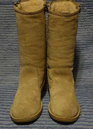 Оригінальні зимові бежеві замшеві чобітки ugg australia. 39 р.2 фото