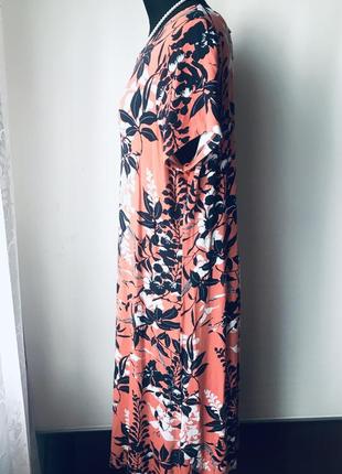 Платье из вискозы в цветочный принт с эффектной спинкой6 фото
