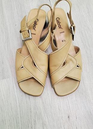 Фирменные кожаные босоножки gabor