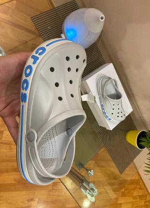 Crocs (сіро-білі)2 фото