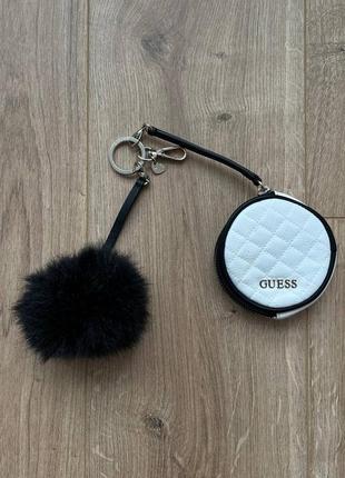 Кошелек-брелок guess mix match pom pom keychain pouch2 фото