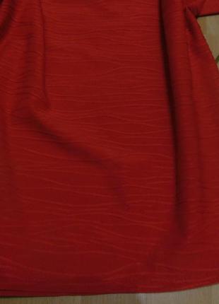 Красная брендовая женская футболка classcs с vобразным-вырезом2 фото
