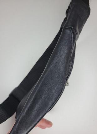 Чорна шкіряна бананка сумка з натуральної шкіри на пояс плече, кожаная поясная черная сумка кошелек4 фото