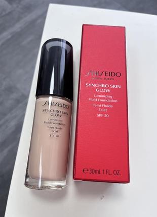 Тональний крем spf 20 shiseido synchro skin glow, natural 1,23 фото