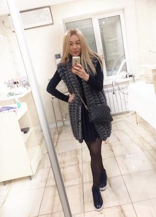Стильний в'язаний жилет шиншила ручної роботи